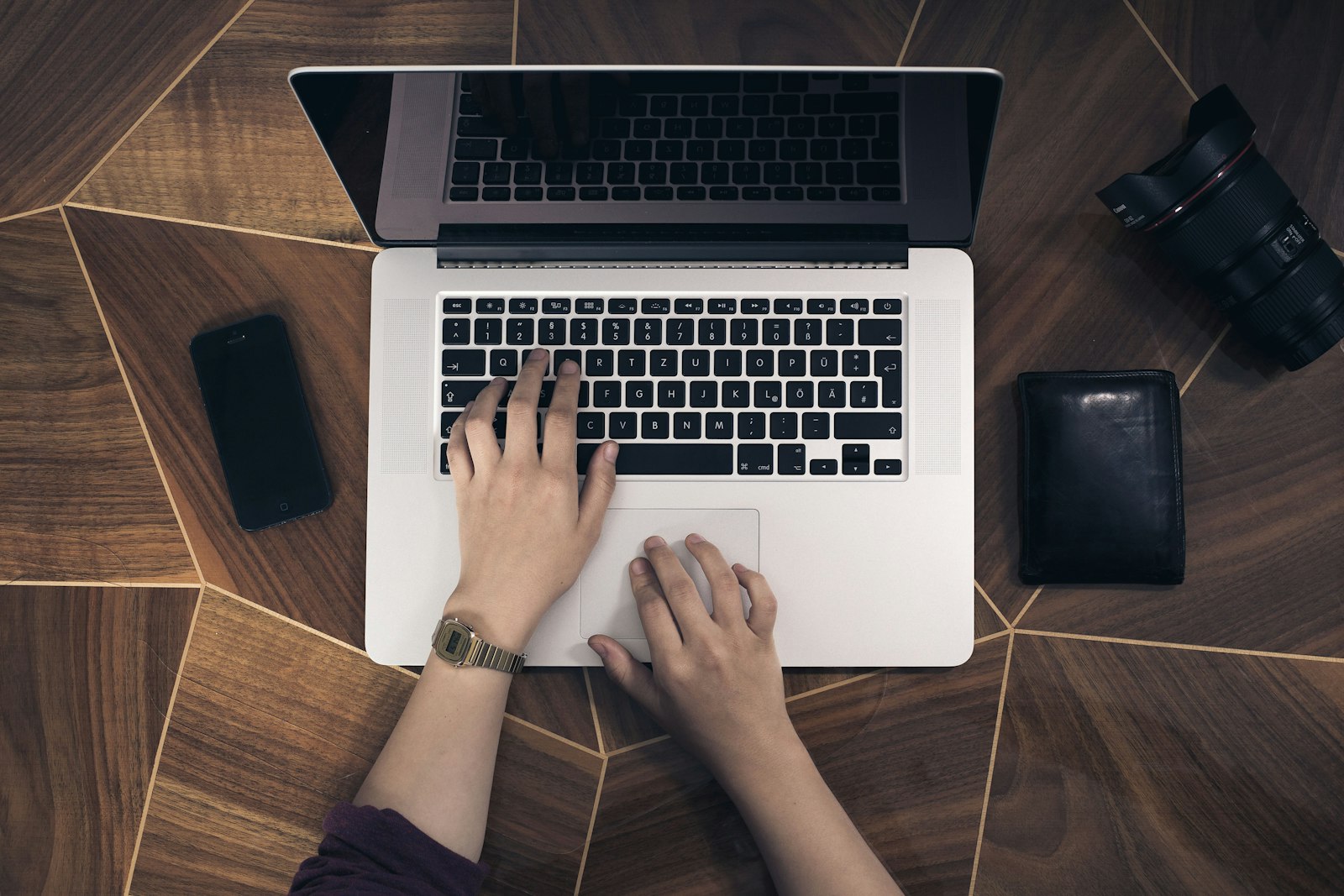 Booking Direct vs. Online Travel Agencies: Which Is Better?