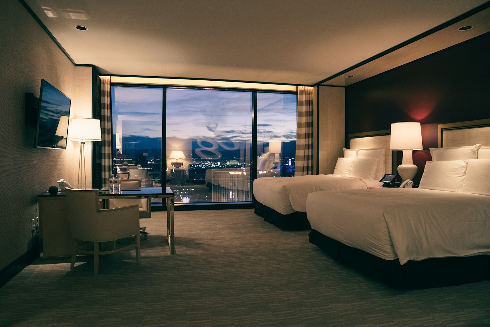 How to Get a Better Hotel Room: Polite Requests That Work